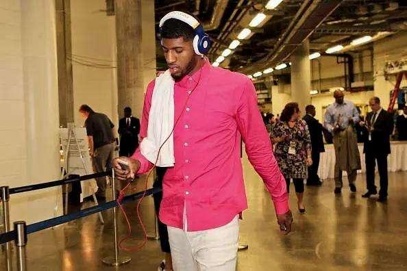 兰德尔半场10中5轰19+5，里德替补拿到14分（兰德尔半场10投5中轰19分5板，里德替补贡献14分）