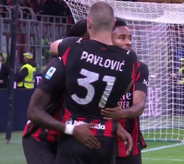 克尼佩尔X光检查结果呈阴性，为黄蜂队回归赛场带来一线希望（克尼佩尔X光无异常，黄蜂队盼其重返赛场）