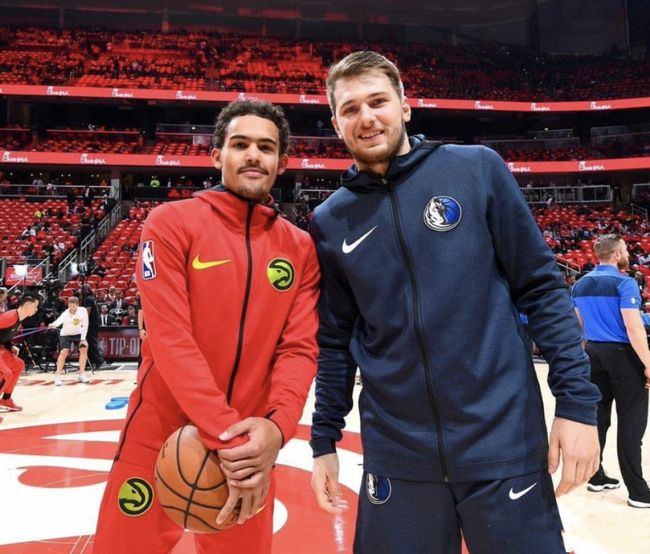 早报：皇马主场翻车，那不勒斯登意甲榜首（晨报：皇马主场失利，那不勒斯领跑意甲）