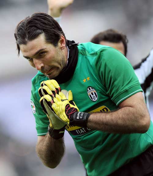 马丁内利：成为圣诞冠军的感觉很棒；有机会就陪在热苏斯身边（马丁内利：圣诞榜首令人振奋；有机会就伴在热苏斯左右）