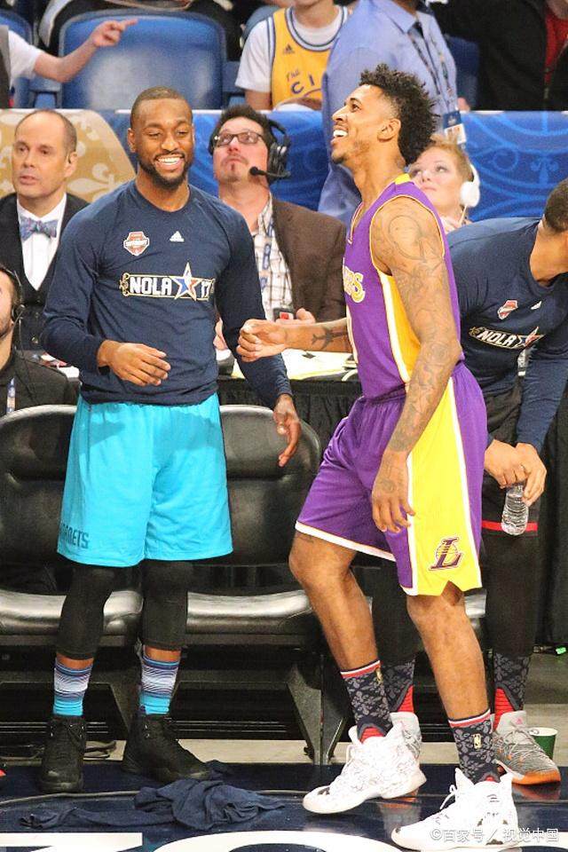 先发出场的表现堪称灾难，湖人接下来还是别搞这种骚操作了？（首发表现堪称灾难，湖人是否该叫停这种操作？）