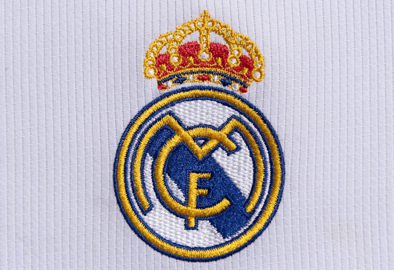 西班牙青训球队开除4名U16球员，他们曾为泄愤持刀威胁对手（因赛后泄愤持刀恐吓对手，西班牙一青训队解雇4名U16球员）