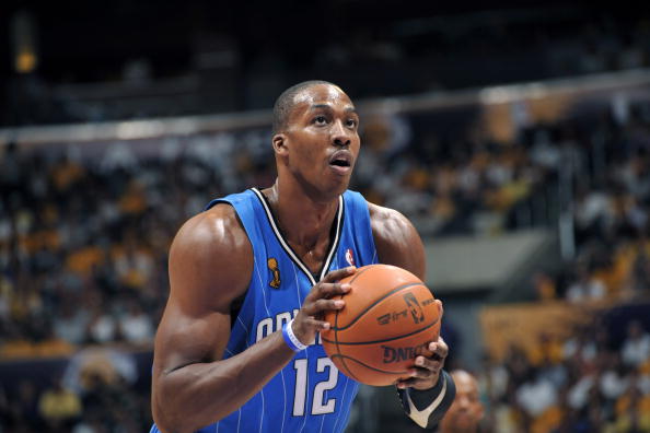 高效！广东外援奎因半场三分4中4轰17分5助（手感火热！广东外援奎因半场三分4投全中，砍下17分5助攻）