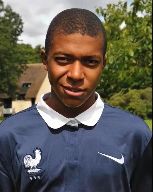 跟队：米兰有意签下阿图博卢，卡普里莱和雷斯特也在名单中（队记：米兰有意阿图博卢，卡普里莱与雷斯特同为引援候选）