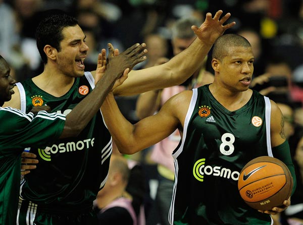 TA：利物浦签不下伊萨克也不会盲目买人；斯洛特想补充中后卫（TA：即便无缘伊萨克，利物浦也不盲目引援；斯洛特盼补强中后卫）